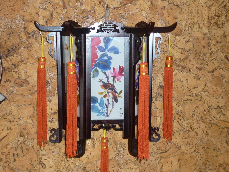 Китайский фонарь настенный, трёхгранный с живописью. 300 х 140, h310. Артикул К1-03-Ж