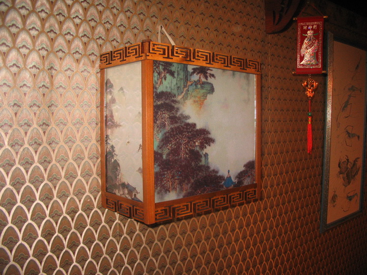 Китайский фонарь настенный, трёхгранный с живописью. 300 х 150, h300 (мм), Артикул К1-03-Ж