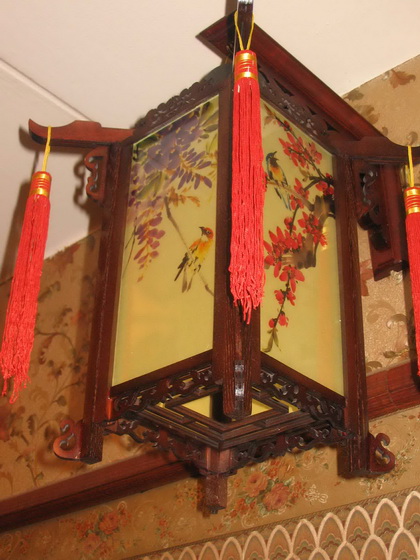 Китайский фонарь подвесной четырёхгранный с живописью. Артикул К2-04-Ж, 250 х 250, h330 (мм)