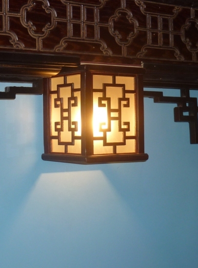 Китайский фонарь подвесной четырёхгранный с решётками. Артикул К2-04-Р150 х 150, h180 (мм)